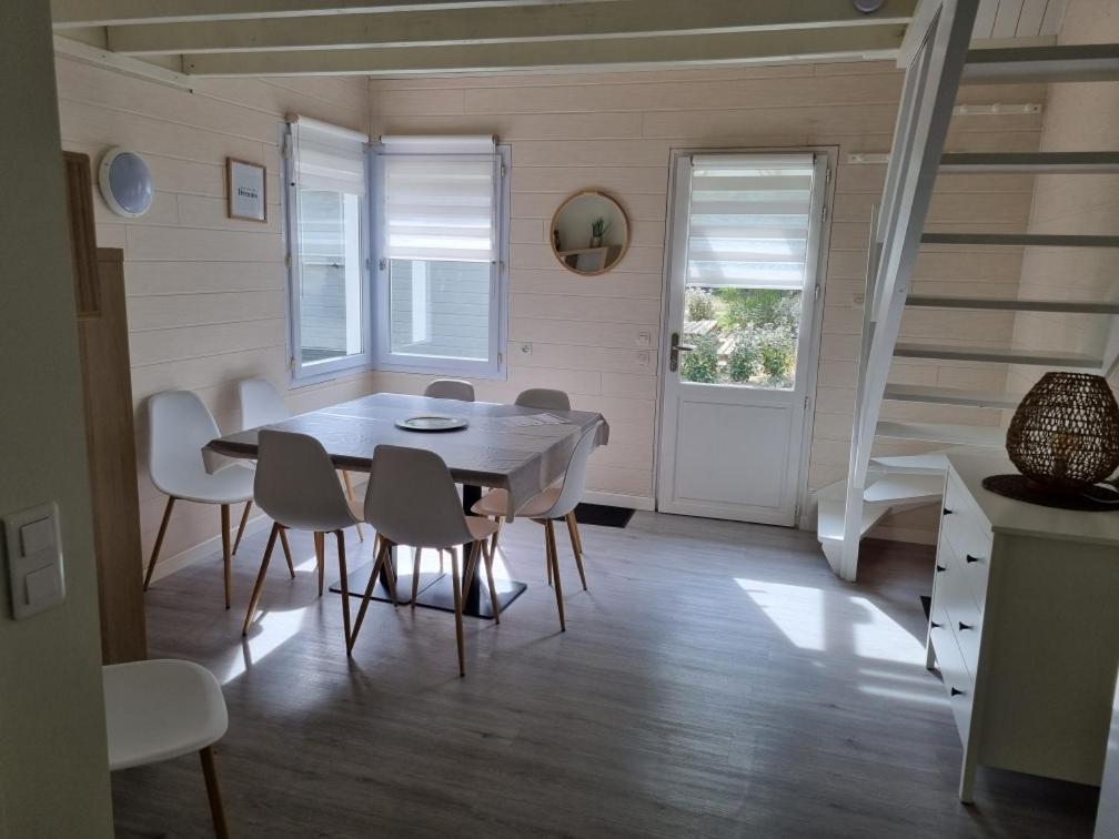 Les Chalets De Saumur, Piscine & Parc Boise, 100M Du Cadrenoir Exterior foto
